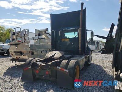 Czwarte zdjęcie samochodu z boku: 2016 MACK 600 CXU600 - SEMI TRUCK VIN:1M1AW01XXGM007989 - miniatura