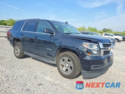 Czwarte zdjęcie samochodu z boku: 2019 CHEVROLET TAHOE C1500 LS VIN:1GNSCAKC0KR305968 - miniatura
