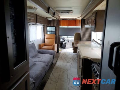 Piąte zdjęcie samochodu w środku: 2006 FREIGHTLINER CHASSIS XC RV VIN:4UZAB2DC96CW85584 - miniatura