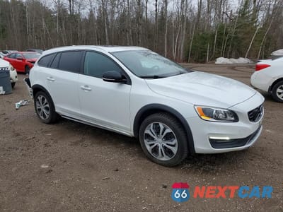 Czwarte zdjęcie samochodu z boku: 2018 VOLVO V60 CROSS COUNTRY PREMIER VIN:YV440MWKXJ2044298 - miniatura