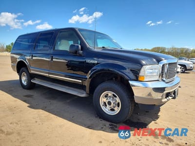 Czwarte zdjęcie samochodu z boku: 2002 FORD EXCURSION LIMITED VIN:1FMNU43S12EA62376 - miniatura