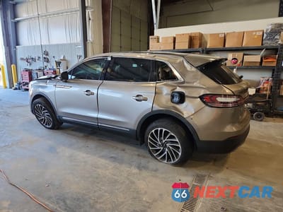 Drugie zdjęcie samochodu z przodu: 2019 LINCOLN NAUTILUS RESERVE VIN:2LMPJ8L97KBL13763 - miniatura