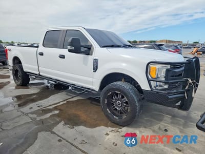 Czwarte zdjęcie samochodu z boku: 2017 FORD F250 SUPER DUTY VIN:1FT7W2B61HEE56209 - miniatura