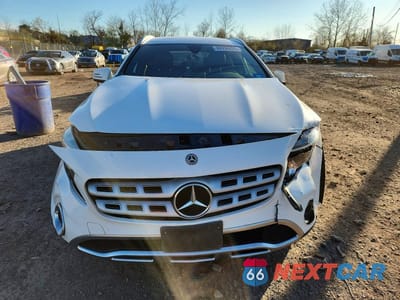Piąte zdjęcie samochodu w środku: 2019 MERCEDES-BENZ GLA 250 4MATIC VIN:WDCTG4GB4KJ586961 - miniatura
