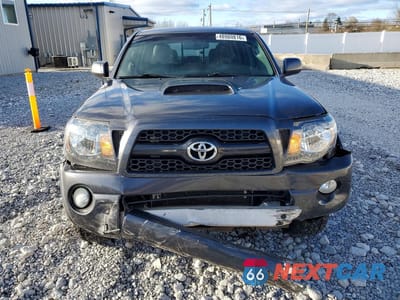 Piąte zdjęcie samochodu w środku: 2011 TOYOTA TACOMA V6 VIN:3TMMU4FN4BM036354 - miniatura