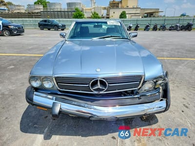Piąte zdjęcie samochodu w środku: 1985 MERCEDES-BENZ 380 SL VIN:WDBBA45C0FA022954 - miniatura