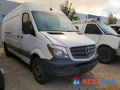 Czwarte zdjęcie samochodu z boku: 2015 MERCEDES BENZ SPRINTER 3500 DELIVERY VAN VIN:WD3PF4CC5FP131803 - miniatura