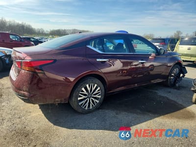 Trzecie zdjęcie samochodu z tyłu: 2025 NISSAN ALTIMA SV VIN:1N4BL4DW7SN420730 - miniatura