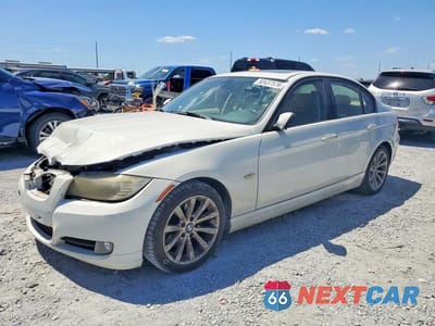 2011 BMW 328 I WBAPH7C52BE674385 - główne zdjęcie licytacji z USA - miniatura