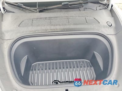 Zdjęcie 11 z 12 samochodu: 2024 TESLA MODEL Y VIN:7SAYGAEE2RF054149 - miniatura