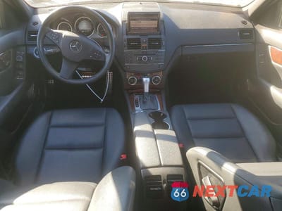 Zdjęcie 8 z 12 samochodu: 2010 MERCEDES-BENZ C 300 4MATIC VIN:WDDGF8BB1AR128339 - miniatura