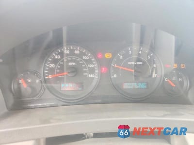Zdjęcie 9 z 12 samochodu: 2005 JEEP GRAND CHEROKEE LAREDO VIN:1J4GR48K05C501908 - miniatura