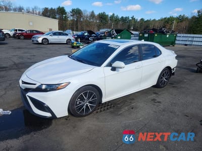 2024 TOYOTA CAMRY SE 4T1T11AK1RU894379 - główne zdjęcie licytacji z USA - miniatura