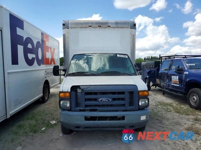Piąte zdjęcie samochodu w środku: 2016 FORD E350 BOX TRUCK VIN:1FDWE3FL5GDC45518 - miniatura