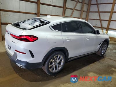 Trzecie zdjęcie samochodu z tyłu: 2021 BMW X6 XDRIVE40I VIN:5UXCY6C09M9G28940 - miniatura