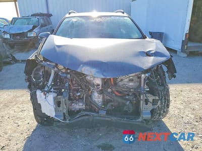 Piąte zdjęcie samochodu w środku: 2018 TOYOTA RAV4 HYBRID XLE VIN:JTMRJREV8JD201216 - miniatura