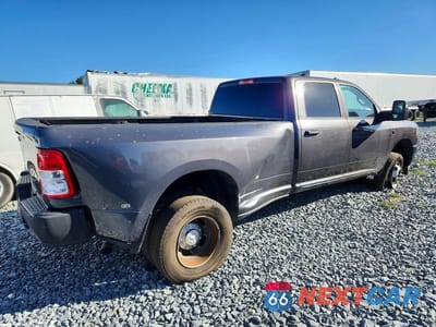 Trzecie zdjęcie samochodu z tyłu: 2023 RAM 3500 TRADESMAN VIN:3C63RRGL0PG575459 - miniatura