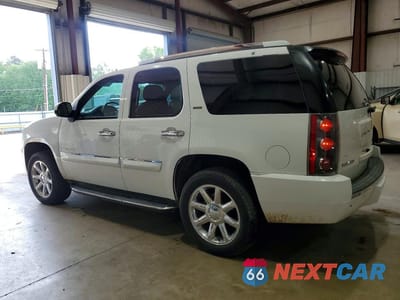 Drugie zdjęcie samochodu z przodu: 2008 GMC YUKON DENALI VIN:1GKEC638X8J251734 - miniatura
