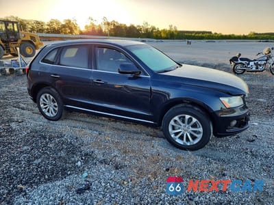 Czwarte zdjęcie samochodu z boku: 2017 AUDI Q5 PREMIUM VIN:WA1C2AFP2HA082122 - miniatura
