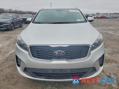 Piąte zdjęcie samochodu w środku: 2019 KIA SORENTO LX V6 VIN:5XYPGDA57KG559912 - miniatura