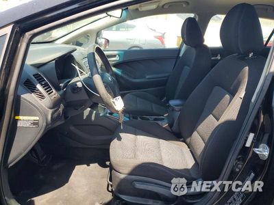Zdjęcie 7 z 12 samochodu: 2017 KIA FORTE LX VIN:KNAFK5A88H5678528 - miniatura