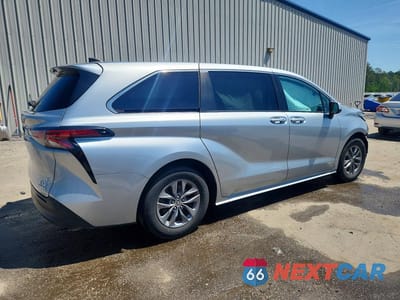 Trzecie zdjęcie samochodu z tyłu: 2021 TOYOTA SIENNA LE VIN:5TDKRKEC3MS028956 - miniatura