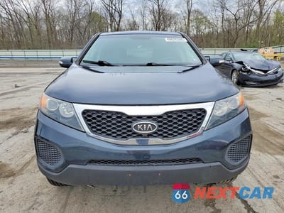 Piąte zdjęcie samochodu w środku: 2012 KIA SORENTO LX VIN:5XYKTCA69CG274798 - miniatura