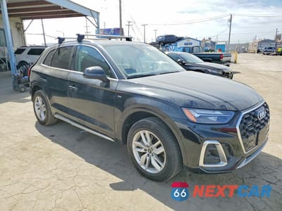 Czwarte zdjęcie samochodu z boku: 2022 AUDI Q5 PREMIUM 45 VIN:WA1GAAFYXN2120568 - miniatura