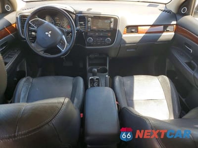 Zdjęcie 8 z 13 samochodu: 2015 MITSUBISHI OUTLANDER SE VIN:JA4AZ3A35FZ011126 - miniatura