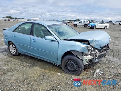 Czwarte zdjęcie samochodu z boku: 2005 TOYOTA CAMRY LE VIN:4T1BE30K65U994999 - miniatura