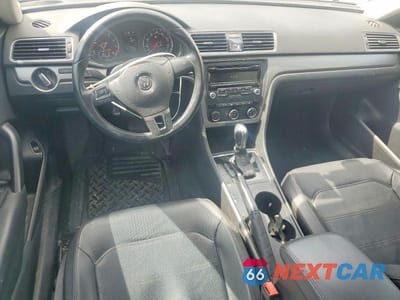 Zdjęcie 8 z 12 samochodu: 2015 VOLKSWAGEN PASSAT S VIN:1VWAT7A32FC029789 - miniatura