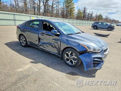 Czwarte zdjęcie samochodu z boku: 2019 KIA FORTE LXS VIN:3KPF24AD8KE086391 - miniatura
