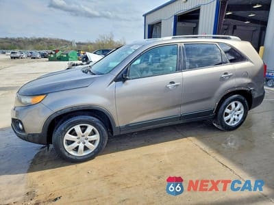 2012 KIA SORENTO LX 5XYKT3A69CG254308 - główne zdjęcie licytacji z USA - miniatura