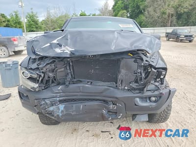 Piąte zdjęcie samochodu w środku: 2018 RAM 1500 REBEL VIN:1C6RR6YT3JS112562 - miniatura