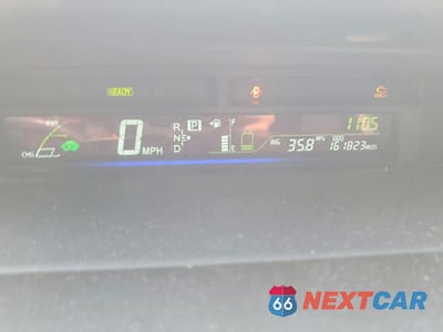 Zdjęcie 9 z 12 samochodu: 2014 TOYOTA PRIUS V THREE VIN:JTDZN3EU0EJ000345 - miniatura