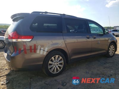Trzecie zdjęcie samochodu z tyłu: 2013 TOYOTA SIENNA LE 7-PASSENGER VIN:5TDJK3DC2DS067433 - miniatura