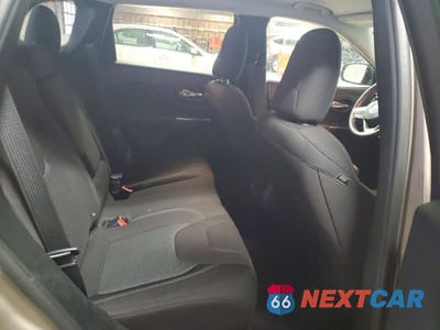 Zdjęcie 11 z 13 samochodu: 2019 JEEP CHEROKEE LATITUDE VIN:1C4PJMCB8KD131141 - miniatura