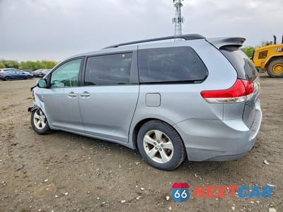 Drugie zdjęcie samochodu z przodu: 2014 TOYOTA SIENNA LE 8-PASSENGER VIN:5TDKK3DC6ES410055 - miniatura