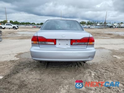 Zdjęcie 6 z 11 samochodu: 2002 HONDA ACCORD EX VIN:1HGCG16522A045165 - miniatura