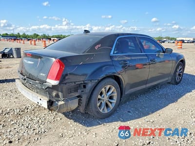 Trzecie zdjęcie samochodu z tyłu: 2018 CHRYSLER 300 TOURING VIN:2C3CCAAG1JH308365 - miniatura