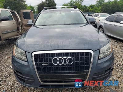 Piąte zdjęcie samochodu w środku: 2010 AUDI Q5 PREMIUM PLUS VIN:WA1LKAFP5AA007596 - miniatura
