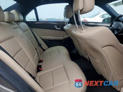 Zdjęcie 10 z 12 samochodu: 2010 MERCEDES-BENZ E 350 VIN:WDDHF5GB6AA048691 - miniatura