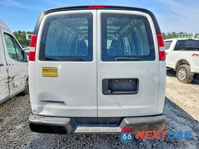 Zdjęcie 6 z 13 samochodu: 2020 CHEVROLET EXPRESS G2500 DELIVERY VAN VIN:1GCWGAFGXL1263496 - miniatura