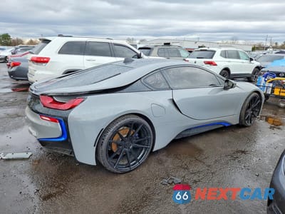 Trzecie zdjęcie samochodu z tyłu: 2016 BMW I8 VIN:WBY2Z2C54GV675895 - miniatura