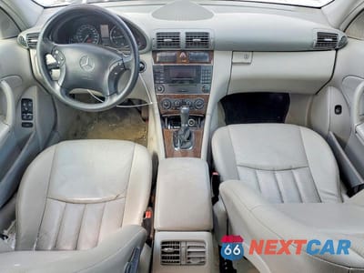 Zdjęcie 8 z 11 samochodu: 2005 MERCEDES-BENZ C 240 4MATIC VIN:WDBRF81J45F606898 - miniatura