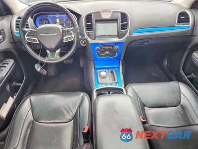 Zdjęcie 8 z 12 samochodu: 2017 CHRYSLER 300C VIN:2C3CCAEG8HH579766 - miniatura