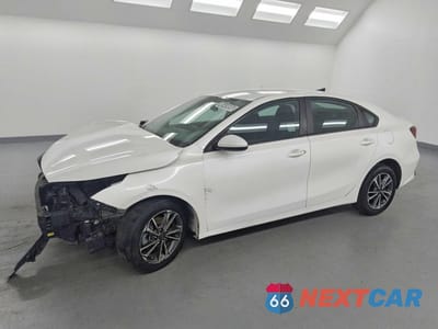 2023 KIA FORTE LXS 3KPF24ADXPE682691 - główne zdjęcie licytacji z USA - miniatura