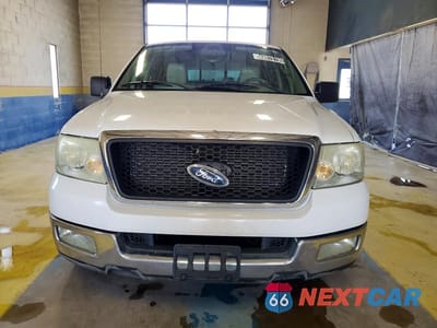 Piąte zdjęcie samochodu w środku: 2004 FORD F150 SUPERCREW VIN:1FTPW12594FA02862 - miniatura