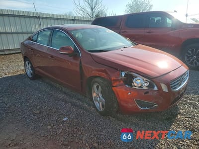 Czwarte zdjęcie samochodu z boku: 2013 VOLVO S60 T5 VIN:YV1612FHXD2210352 - miniatura