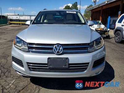 Piąte zdjęcie samochodu w środku: 2011 VOLKSWAGEN TOUAREG V6 VIN:WVGFF9BP3BD004929 - miniatura